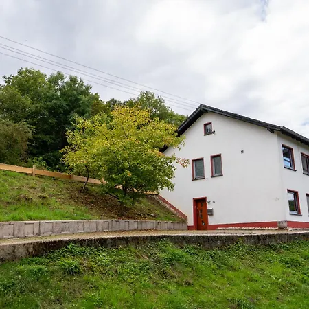 Kronenburg בית נופש *